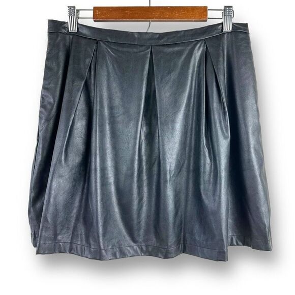 Tart Women's Size L Faux Leather Box Pleat Mini Skirt Black Grunge Punk Rocker - Picture 1 of 8